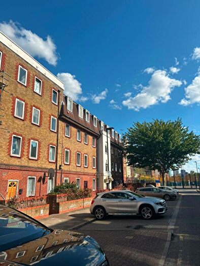 3 Bedroom Flat To Rent In Germander Way, West Ham, E15