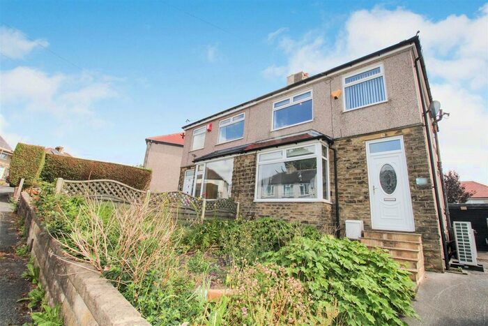 3 Bedroom Semi-Detached House To Rent In , Farfield Crescent Bradford, BD6
