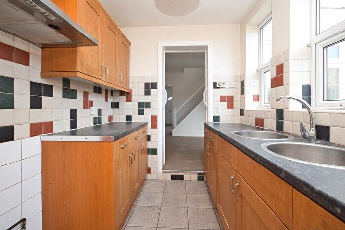 2 Bedroom End Of Terrace House For Sale In Northdown Road, Broadstairs, Kent, CT10