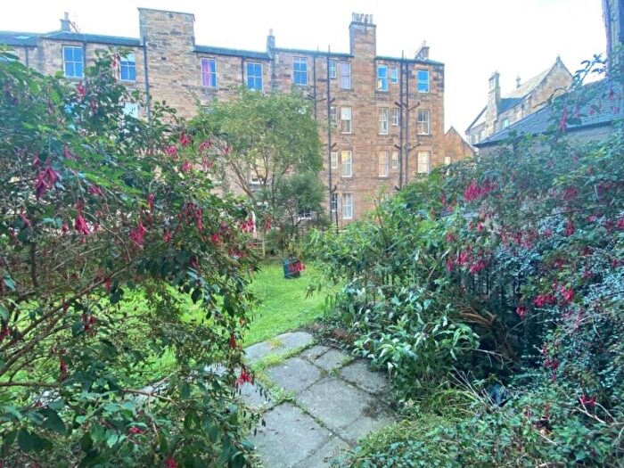 4 Bedroom Flat To Rent In Marchmont Road, Edinburgh, Midlothian, EH9