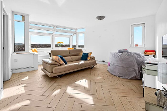1 Bedroom Flat For Sale In Belgravia House, Clarence Avenue, London, SW4