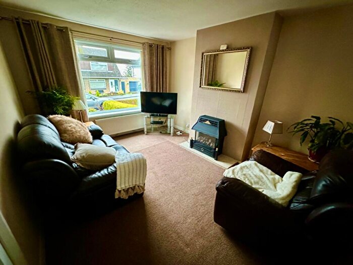 3 Bedroom Semi-Detached House For Sale In Westburn Crescent, Clydebank, Dunbartonshire, G81