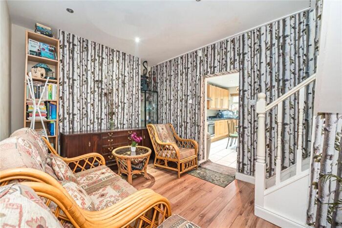 3 Bedroom House To Rent In Cahir Street, London, E14