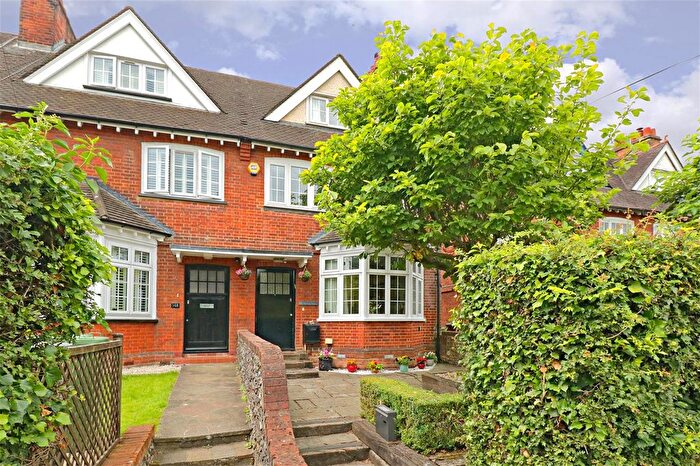 4 Bedroom End Terrace House For Sale In Watling Street, Radlett, Hertfordshire, WD7