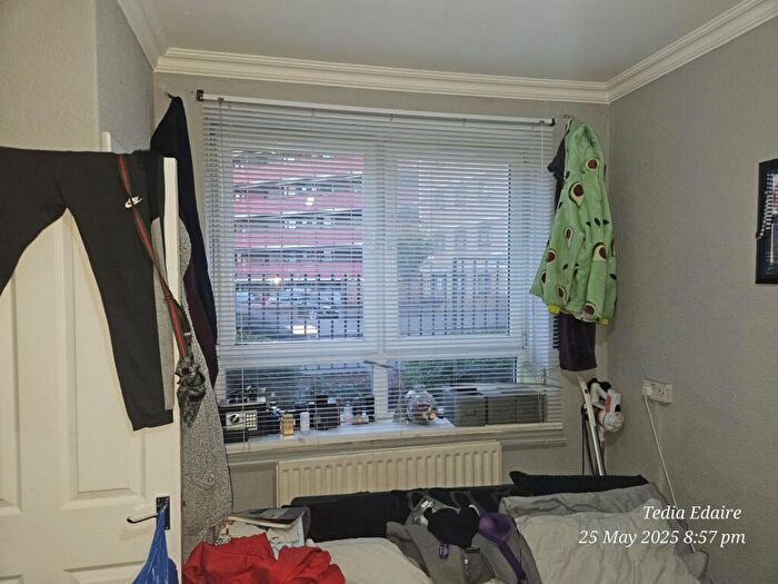 1 Bedroom Apartment For Sale In Rotherhithe New Road, Surrey Quays, London, SE16