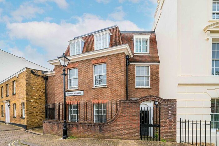 2 Bedroom Maisonette To Rent In Lower Square, Isleworth, TW7