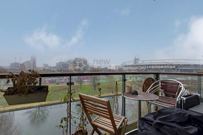 2 Bedroom Flat To Rent In Crown Wharf, Roach Road, Hackney Wick, E3