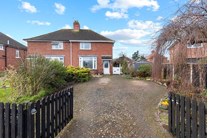 3 Bedroom Semi-Detached House For Sale In Greenfields Road, Upton-Upon-Severn, Worcester, WR8