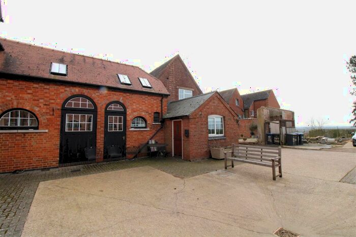 1 Bedroom Flat To Rent In Toft, Dunchurch, Rugby, CV22