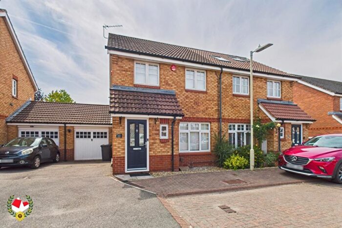 3 Bedroom Semi-Detached House To Rent In Turnstone Drive, Quedgeley, GL2