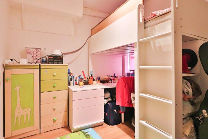 3 Bedroom End Of Terrace House For Sale In Beverley Road, New Malden, KT3