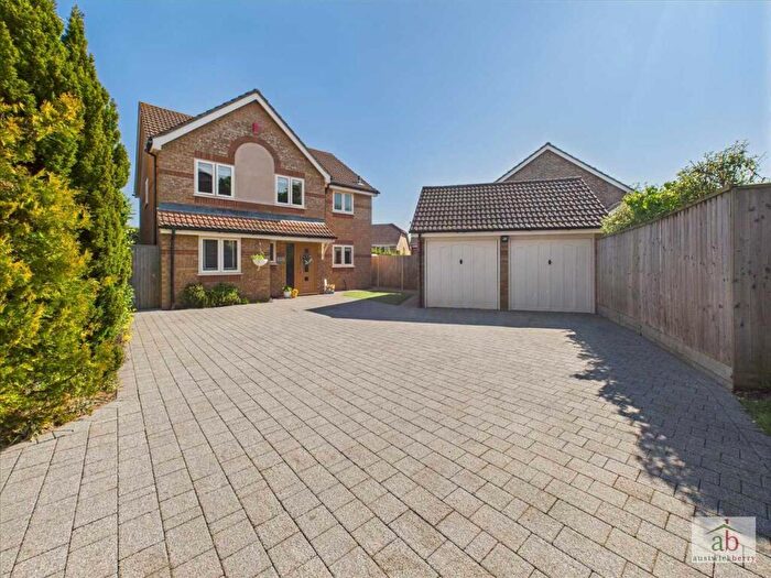 4 Bedroom Detached House For Sale In Glemham Drive, Bixley Farm, IP4