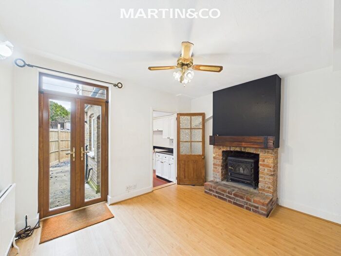3 Bedroom Terraced House For Sale In Manor Place, Staines-Upon-Thames, TW18