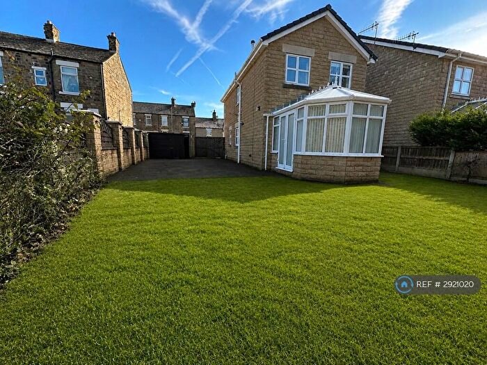 3 Bedroom Detached House To Rent In Woolley Bridge Road, Hadfield, SK13
