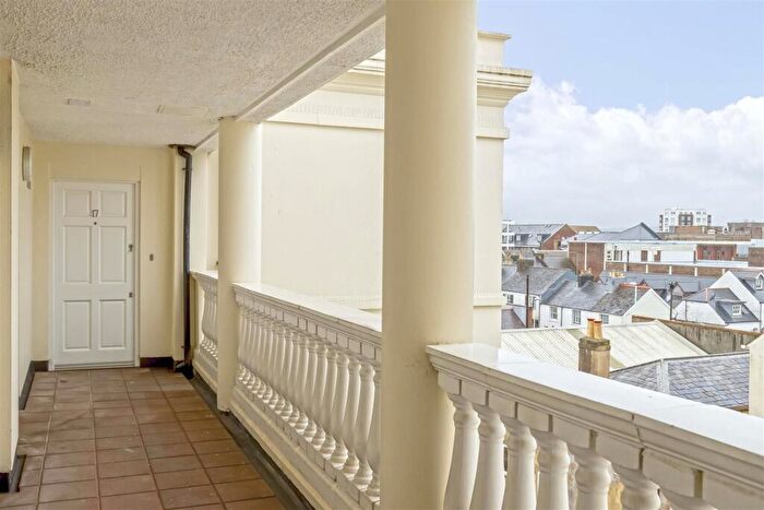 2 Bedroom Apartment To Rent In Marine Parade, Worthing, BN11