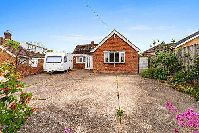 2 Bedroom Detached Bungalow For Sale In **Detached Bungalow With Annex** Westfield Road, Waltham, DN37