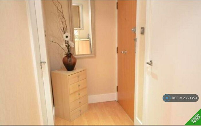 1 Bedroom Flat To Rent In Queen Street, Cardiff, CF10