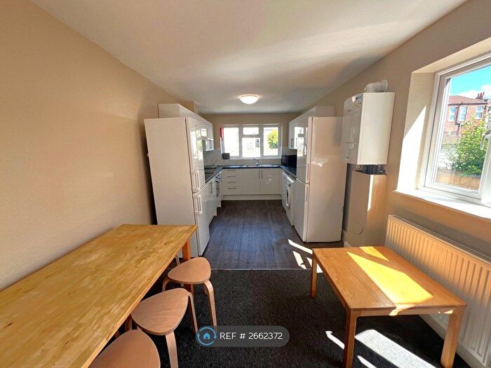 6 Bedroom Terraced House To Rent In Manor Road, Bristol, BS7