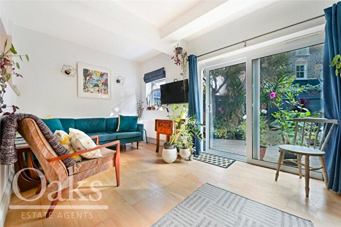 1 Bedroom Apartment For Sale In Harpenden Road, West Norwood, SE27