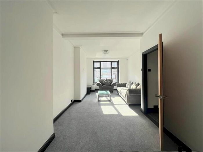 3 Bedroom Semi-Detached House To Rent In York Road, Brentford, TW8