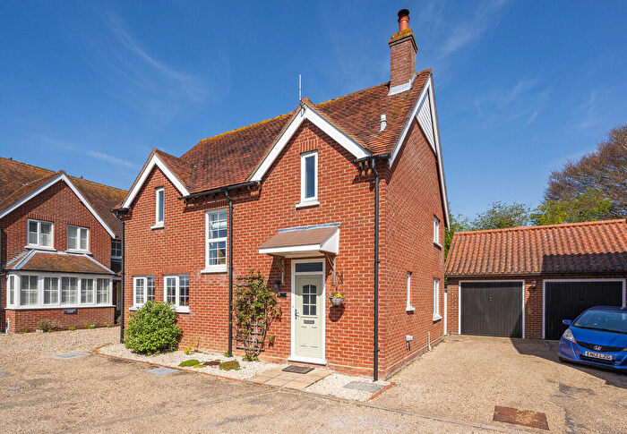 3 Bedroom Detached House For Sale In The Chase, Foxearth, CO10