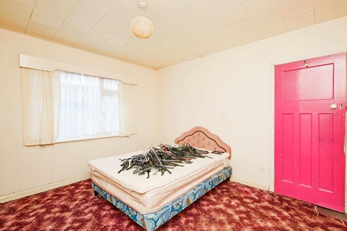 3 Bedroom Semi-Detached House For Sale In Wilsthorpe Road, Long Eaton, Nottingham, Derbyshire, NG10