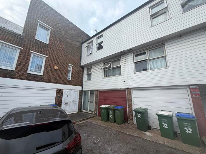 4 Bedroom House For Sale In St. Martins Close, Erith ** Video & D Floorplan Available **, DA18