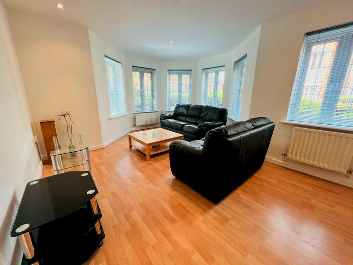 1 Bedroom Apartment To Rent In New Barns Avenue, Chorlton, Manchester, M21
