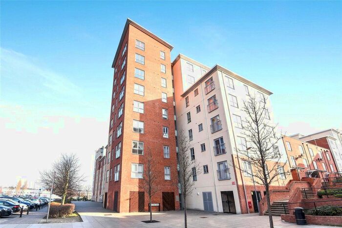 3 Bedroom Flat To Rent In Lansdowne House, Moulsford Mews, Reading, Berkshire RG30