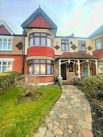 3 Bedroom Terraced House To Rent In Breamore Road, Ilford, IG3