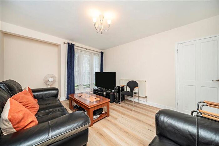 2 Bedroom Flat For Sale In Fanshaw Street, Hoxton, N1