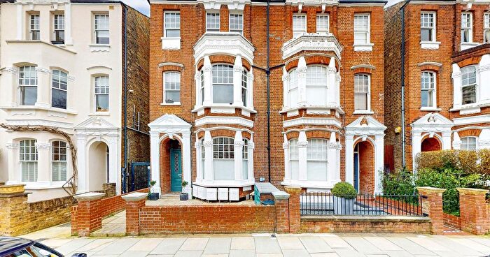 1 Bedroom Flat To Rent In Carmalt Gardens, West Putney, SW15
