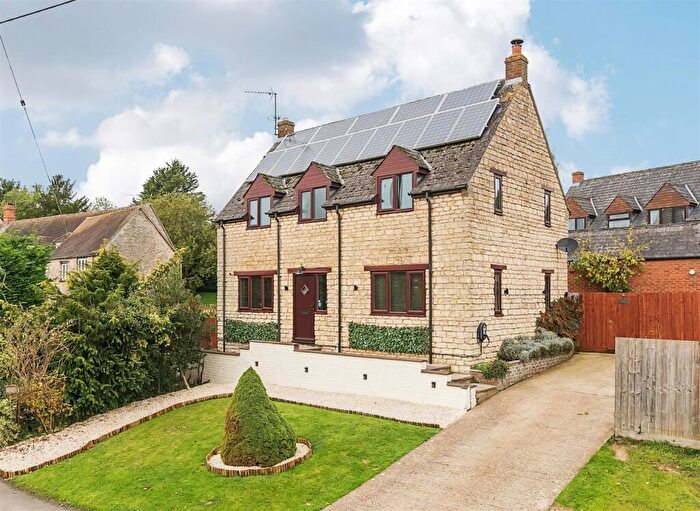 4 Bedroom House For Sale In Wappenham Road, Helmdon, Brackley, NN13