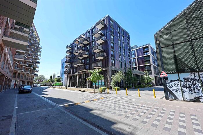 2 Bedroom Flat For Sale In Powerhouse Lane, Hayes, UB3