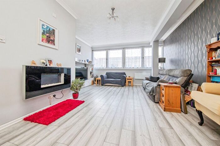 2 Bedroom Flat For Sale In High Street, Harwich, CO12