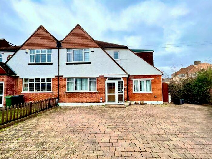 5 Bedroom Semi-Detached House To Rent In Elmwood Drive, Epsom, KT17
