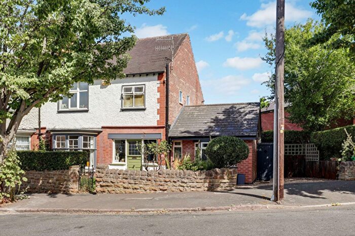 3 Bedroom Semi Detached House For Sale In Ramsdale Crescent, Nottingham, NG5
