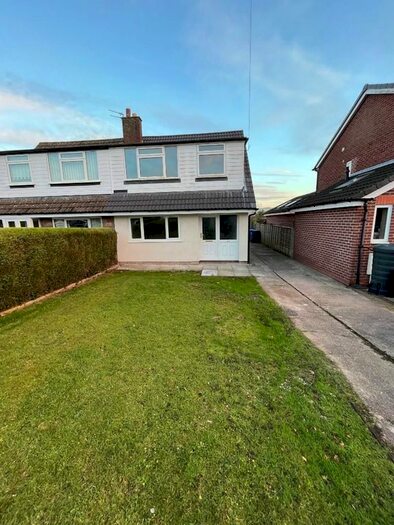 3 Bedroom Semi-Detached House To Rent In Parkland Close, Appleton Thorn, Warrington, WA4