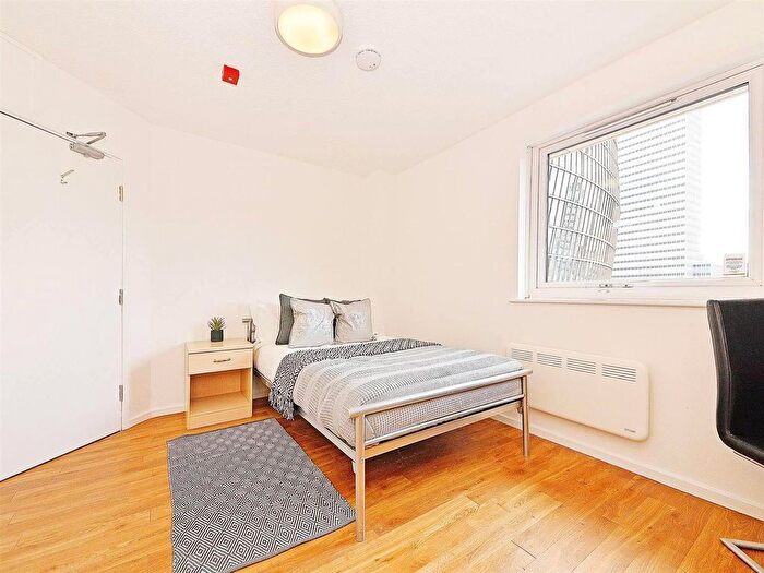 1 Bedroom Flat To Rent In Dantzic Street, Manchester, M4