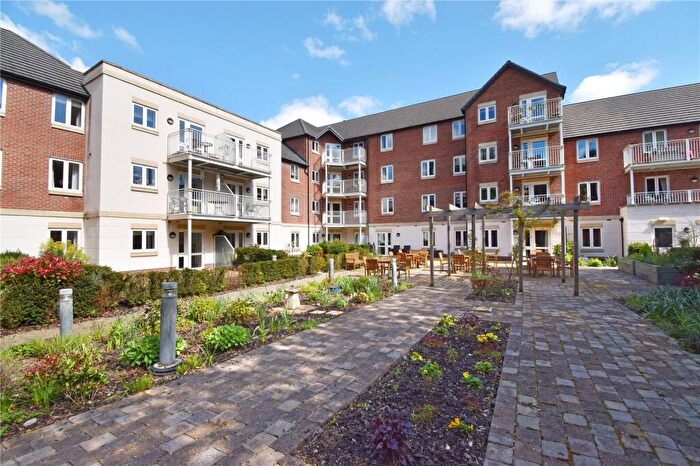 2 Bedroom Apartment For Sale In Bath Road, Devizes, Wiltshire, SN10