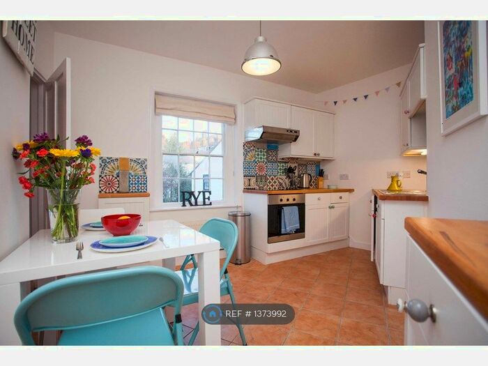 1 Bedroom Flat To Rent In Wish Ward, Rye, TN31