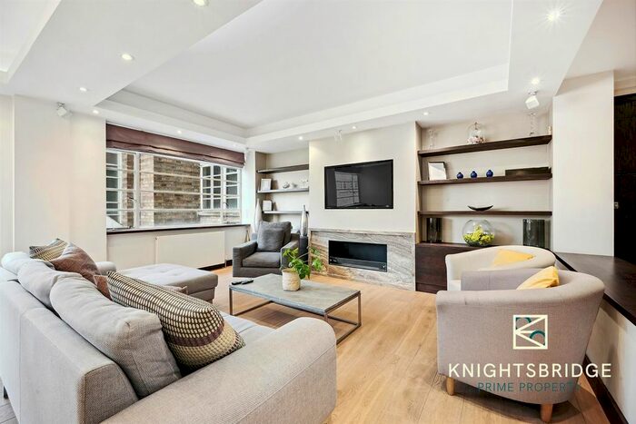 3 Bedroom Flat To Rent In George Street, Fursecroft, Marylebone, London, W1H