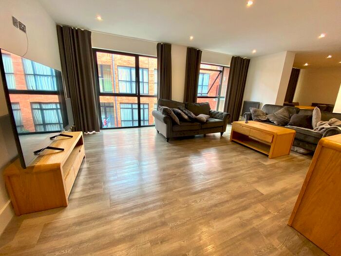 3 Bedroom Flat To Rent In Tenby Street North, Hockley, Birmingham, B1