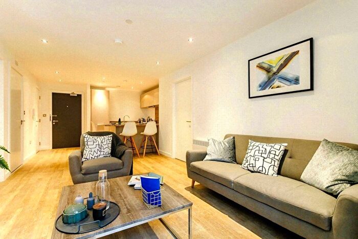 2 Bedroom Flat To Rent In The Priory Queensway, Birmingham, West Midlands, B4