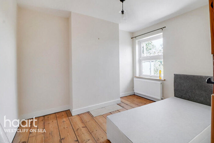 3 Bedroom Terraced House For Sale In High Street, Southend-On-Sea, SS3
