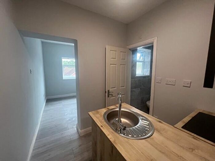 1 Bedroom Flat To Rent In Emscote Road, Warwick, Warwickshire, CV34