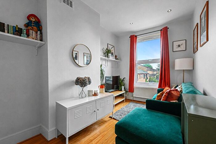 1 Bedroom Flat For Sale In Clarence Road, Hackney, London, E5