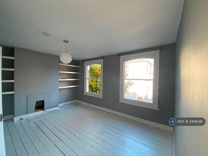 1 Bedroom Flat To Rent In Camberwell, London, SE5