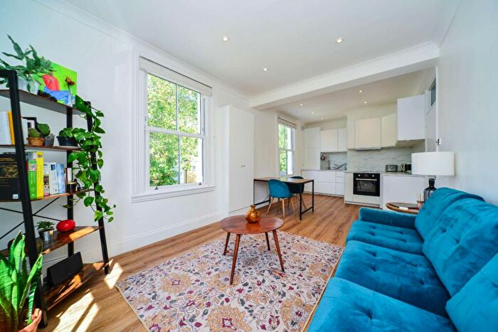 1 Bedroom Flat To Rent In Maxted Road, Peckham Rye, London, SE15