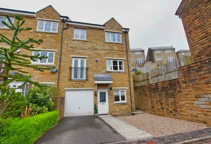 4 Bedroom Town House For Sale In Pemberley Court, Ripponden, Sowerby Bridge, HX6